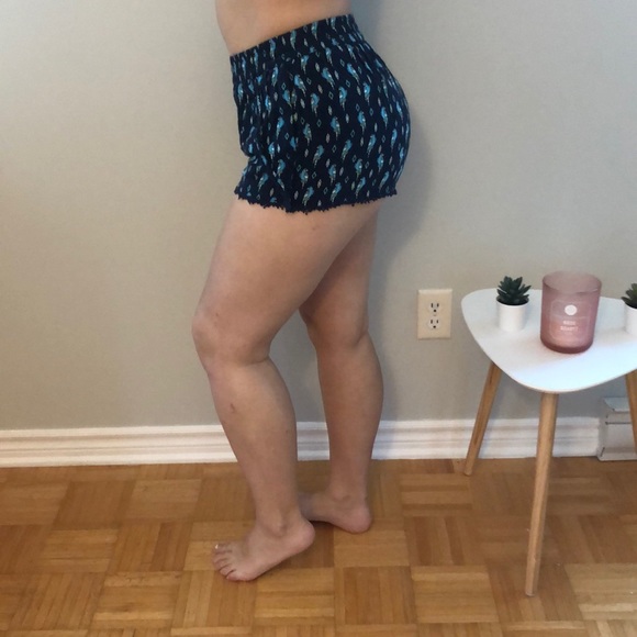 Flowy Shorts - Picture 3 of 4